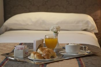 Room Service - Dining